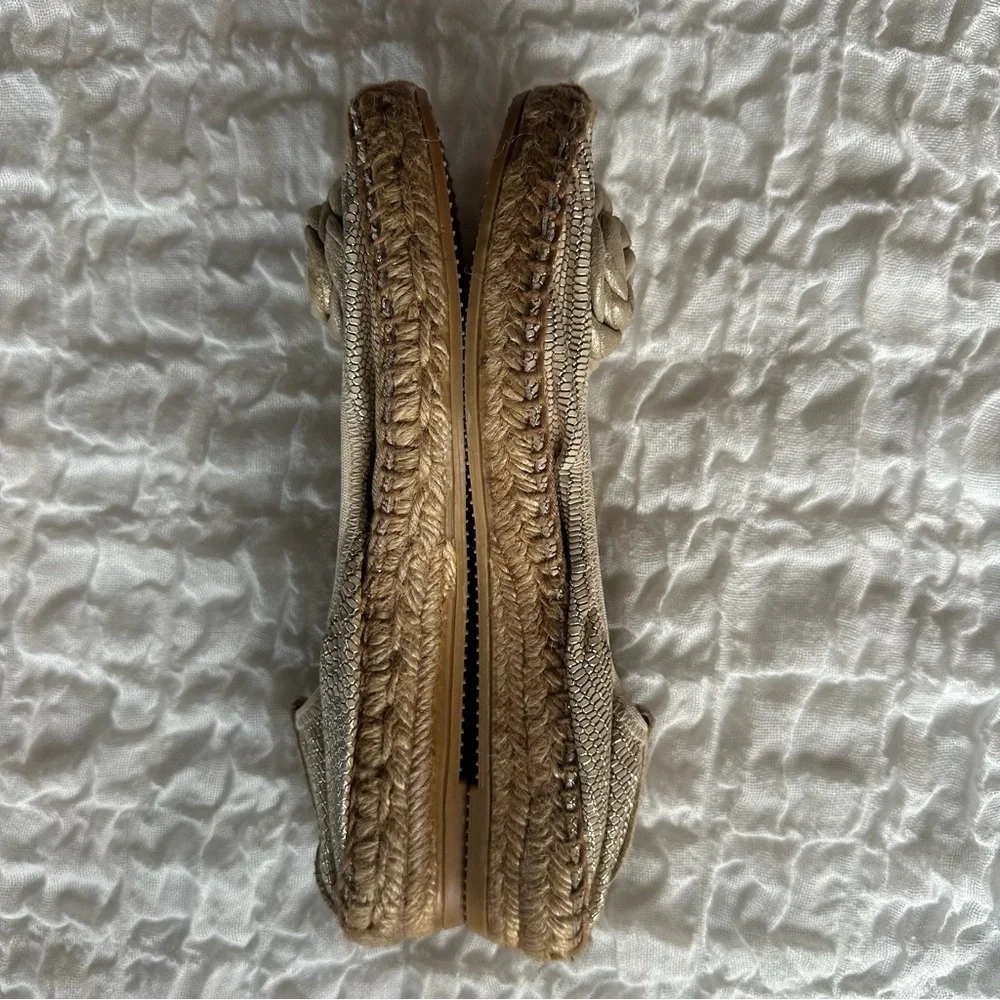 Andre Assous Metallic Gold Leather Espadrille Flats Resort Vacation 6